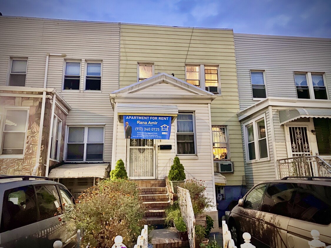 Foto principal - 249 Dahill Rd