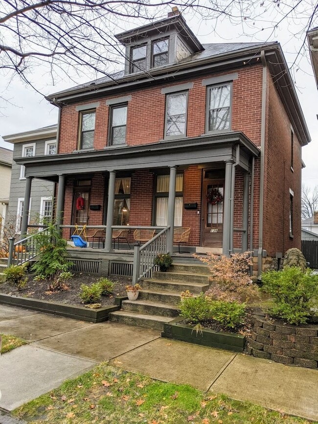 Building Photo - 139-141-141 E Mithoff St