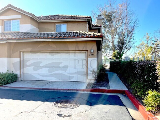 Foto del edificio - RE: Spacious End-Unit Townhome in Gated Chapala Community, Eastlake