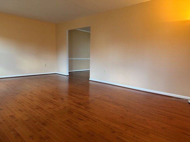 Foto del edificio - 7818 Attleboro Dr