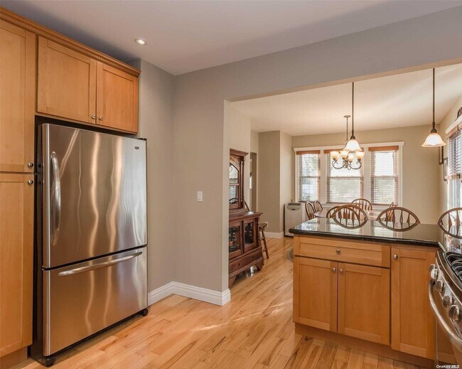 Foto del edificio - 1295 Smithtown Ave