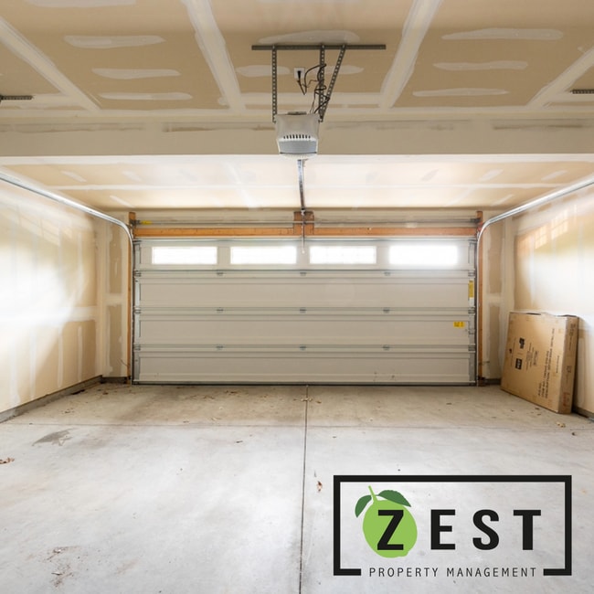 Building Photo - Amazing 3Bedroom 2 Baths OPEN HOUSE- 11/29 12PM-12:30PM