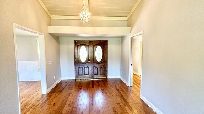 Foto del edificio - Lovely, Open Floor Plan, Single Story Located in the Desirable Live Oak Estates of Fallbrook!
