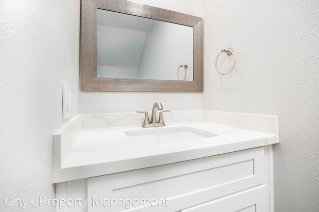 Building Photo - 2 br, 1.5 bath House - 3406 Del Este Way -...