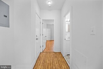 Building Photo - 1508 V St SE