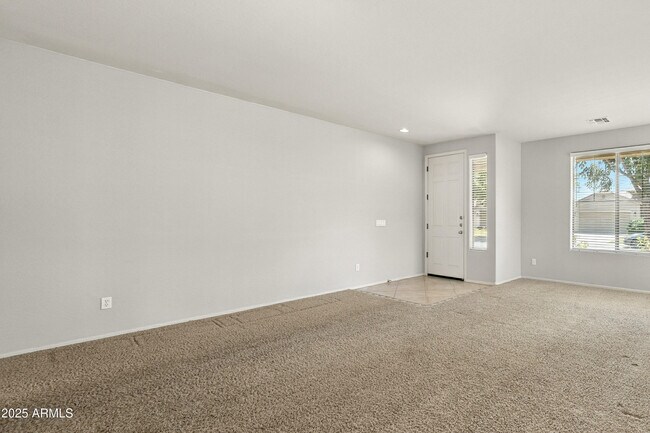 Foto del edificio - 4052 E Cullumber St