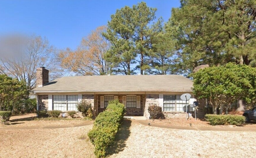 203 Lindale Cir, Clinton, MS 39056 Townhome Rentals in Clinton MS