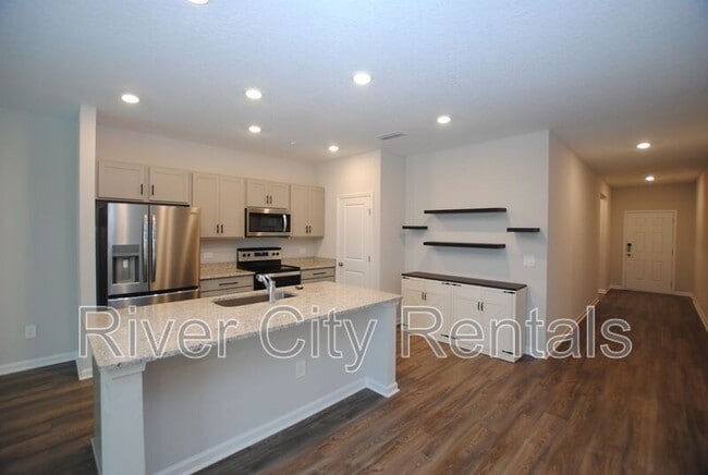 Building Photo - 14655 Macadamia Ln