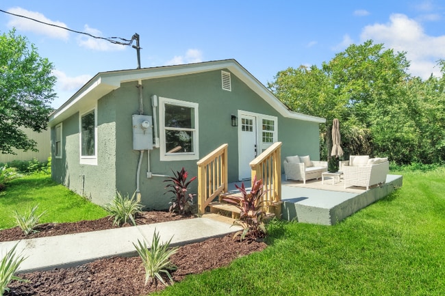 Building Photo - 509 Maine Ave