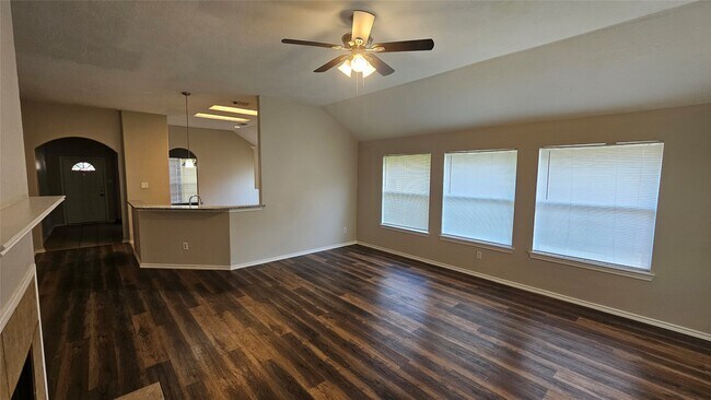 Foto del edificio - 9035 Melody Park Ln
