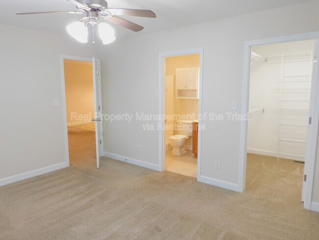 Foto del edificio - 2831 White Ln