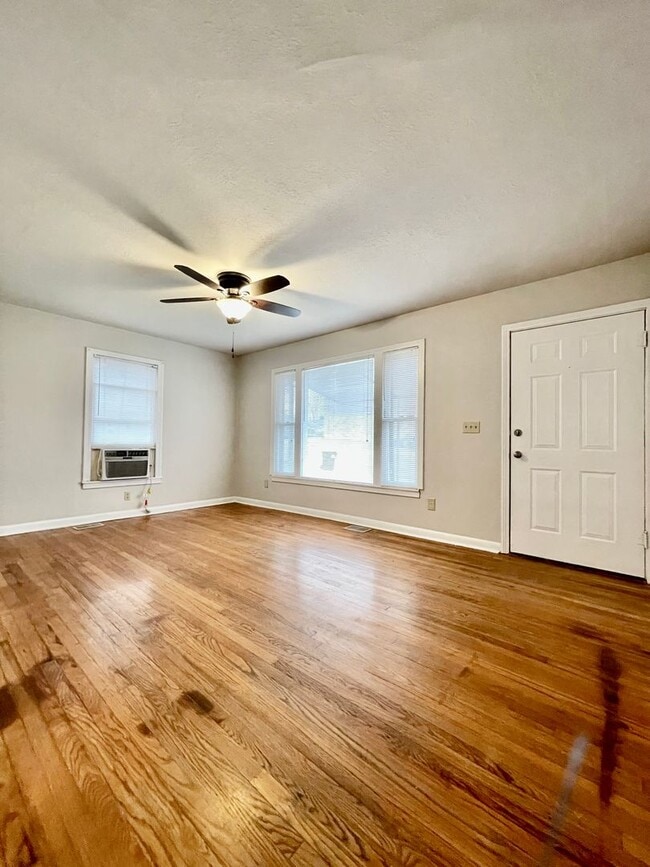 Foto del edificio - Centrally Located 2 Bedroom Home