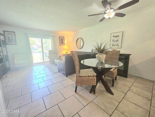 Foto del edificio - 6903 N Lagoon Dr