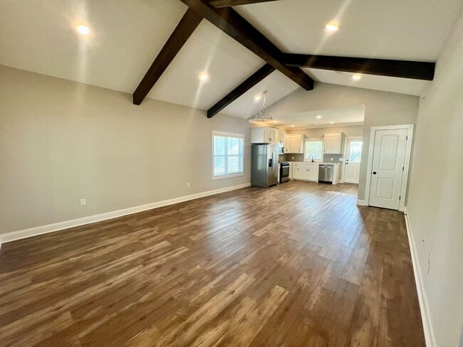 Building Photo - 330 Orion St