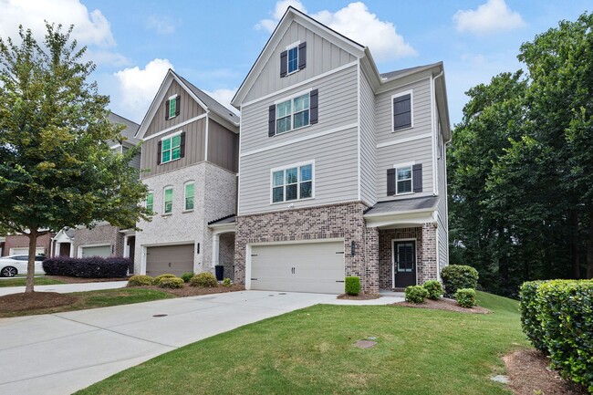 Building Photo - Stunning & Spacious Downtown Kennesaw Town...