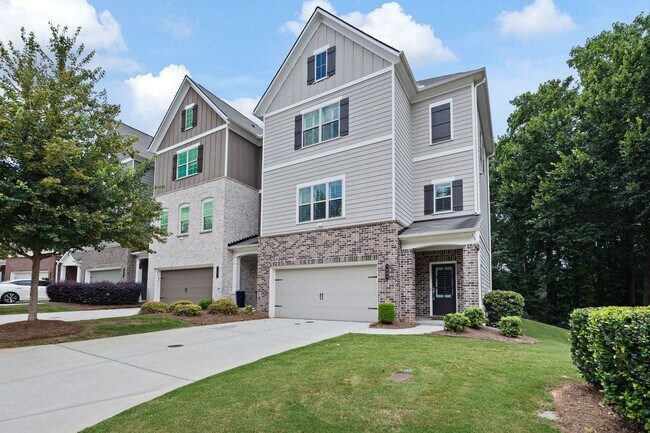 Foto del edificio - Stunning & Spacious Downtown Kennesaw Townhome 3 Bed 3.5 Bath w/2 Car Garage!