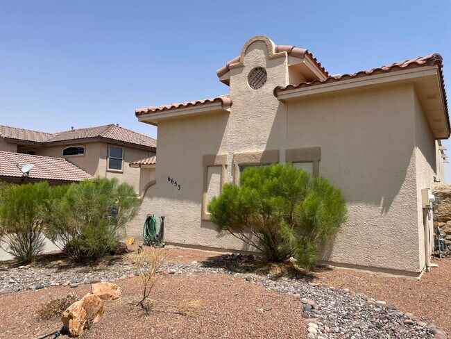 Foto del edificio - "Charming El Paso Oasis: 3-Bedroom Retreat...