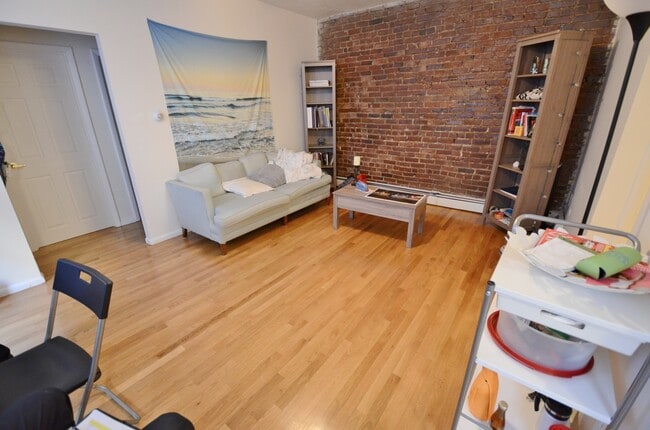 Foto del edificio - Symphony Road Apartments