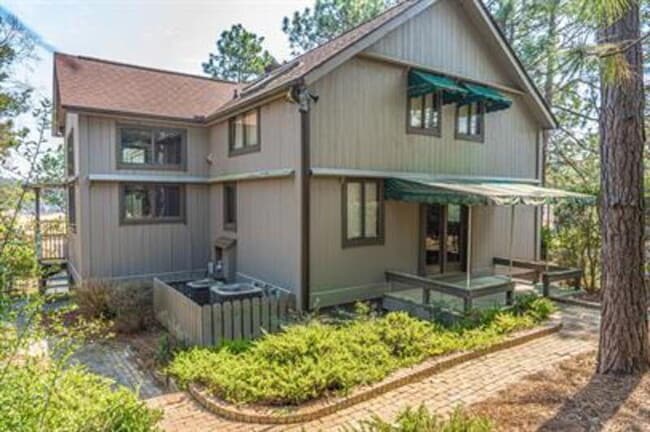 Foto del edificio - 19 Shenecossett Ln