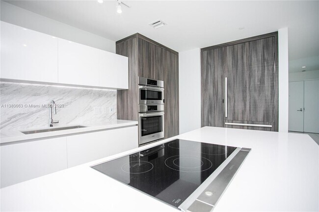 Foto del edificio - 851 NE 1st Ave