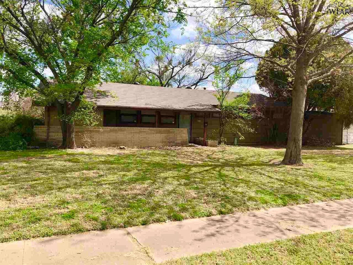 Primary Photo - 4401 Hughes Dr