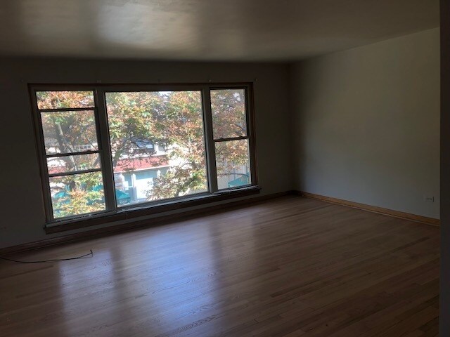 Building Photo - 10519 S Artesian Ave