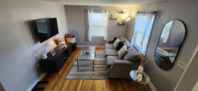 Building Photo - 346 Peck Ave