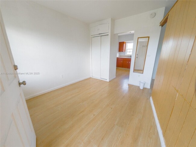 Building Photo - 2170 NW Flagler Terrace