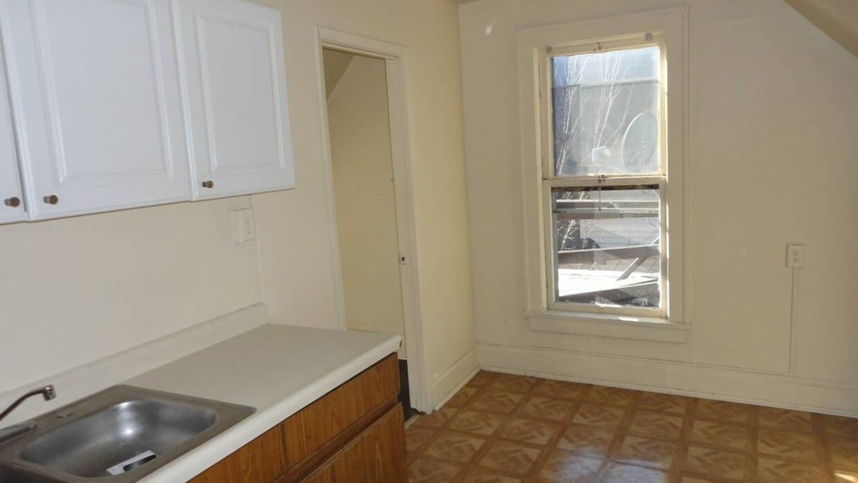 Primary Photo - 605 N. 30th St