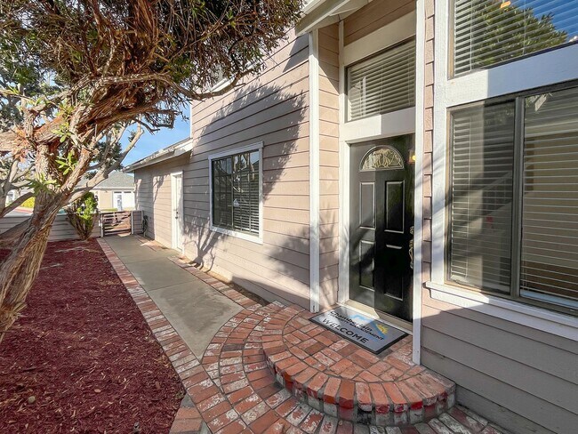 Foto del edificio - 6908 Quiet Cove Dr