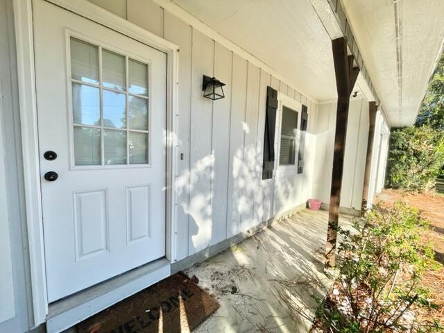Building Photo - 713 Meadow Ct