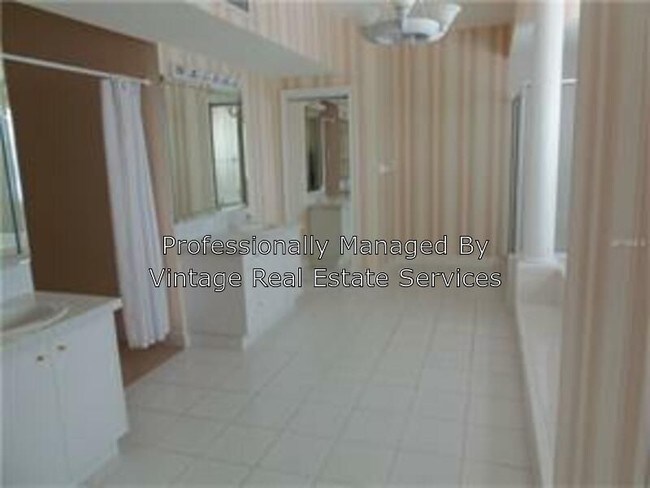 Foto del edificio - 1770 Lago Vista Blvd