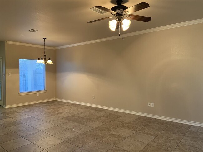 Foto del edificio - 9807 Sterling Loop