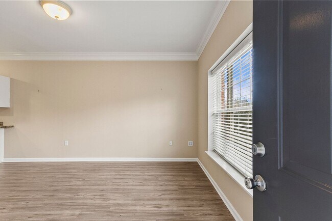 Foto del edificio - Capstone Quarters 1 Bed 1 Bath Condo! Available Fall 2026!