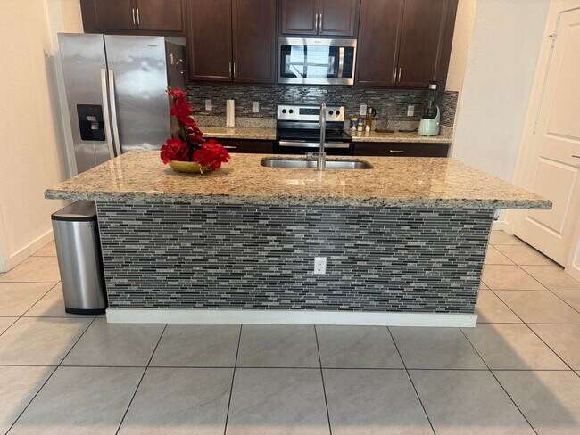 Foto del edificio - 2468 Timber Forest Dr
