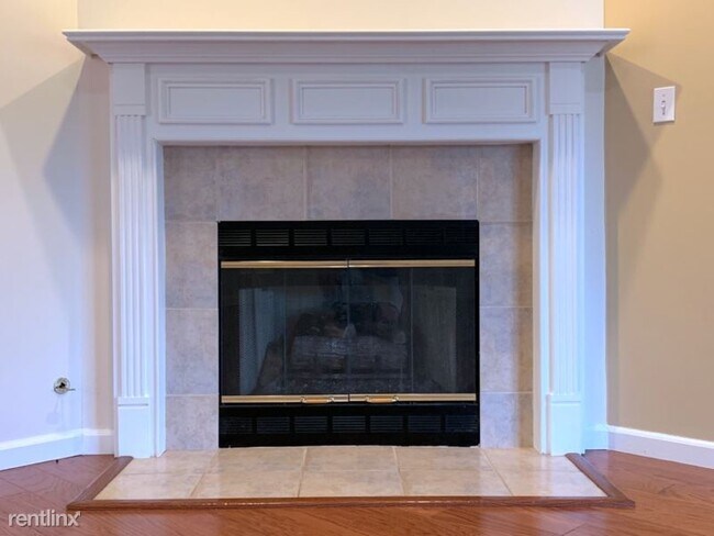 Building Photo - 3 br, 2 bath House - 2823 Cronin Dr