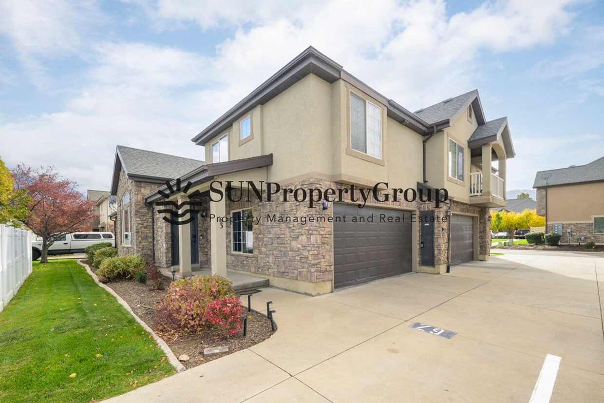 Primary Photo - Gorgeous Updated Draper Townhome!
