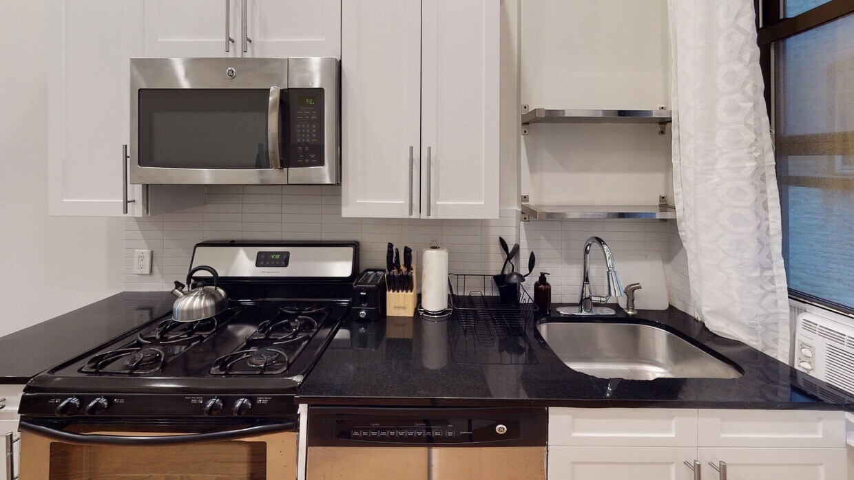 Photo - Private bedroom in 4 bed/1 bath Home