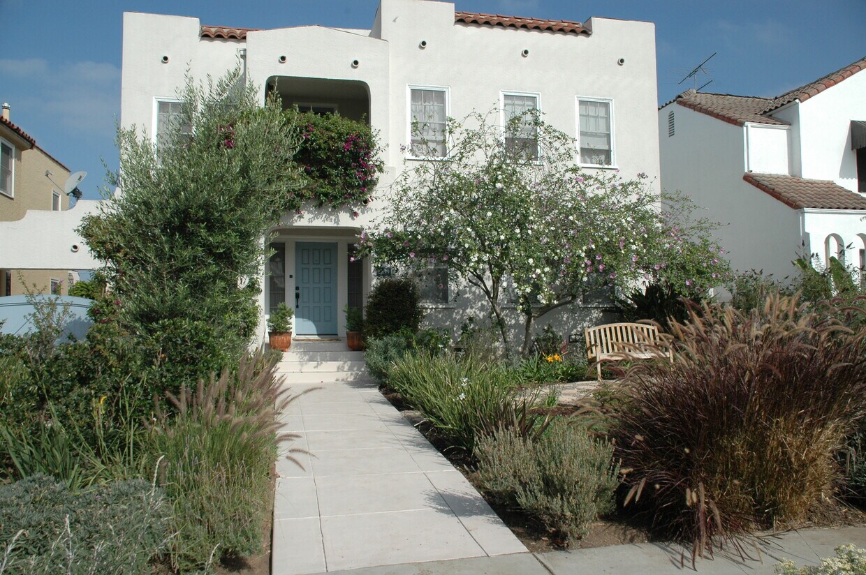 Front of House - 1241 Keniston Ave