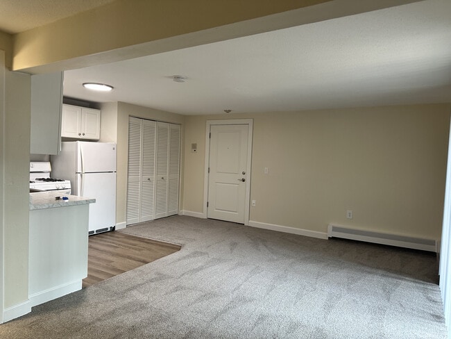 Building Photo - River Park Landings