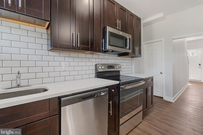 Building Photo - 3 Bedroom Completely Rehabbed Home