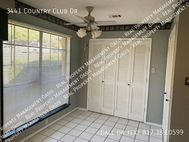 Foto del edificio - 3441 Country Club Dr