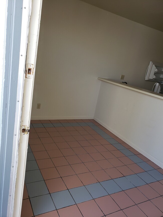 Foto del edificio - 2308 Warring St