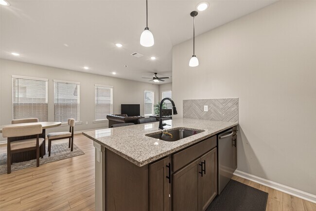 Foto del edificio - 1010 Gentle Nook Dr