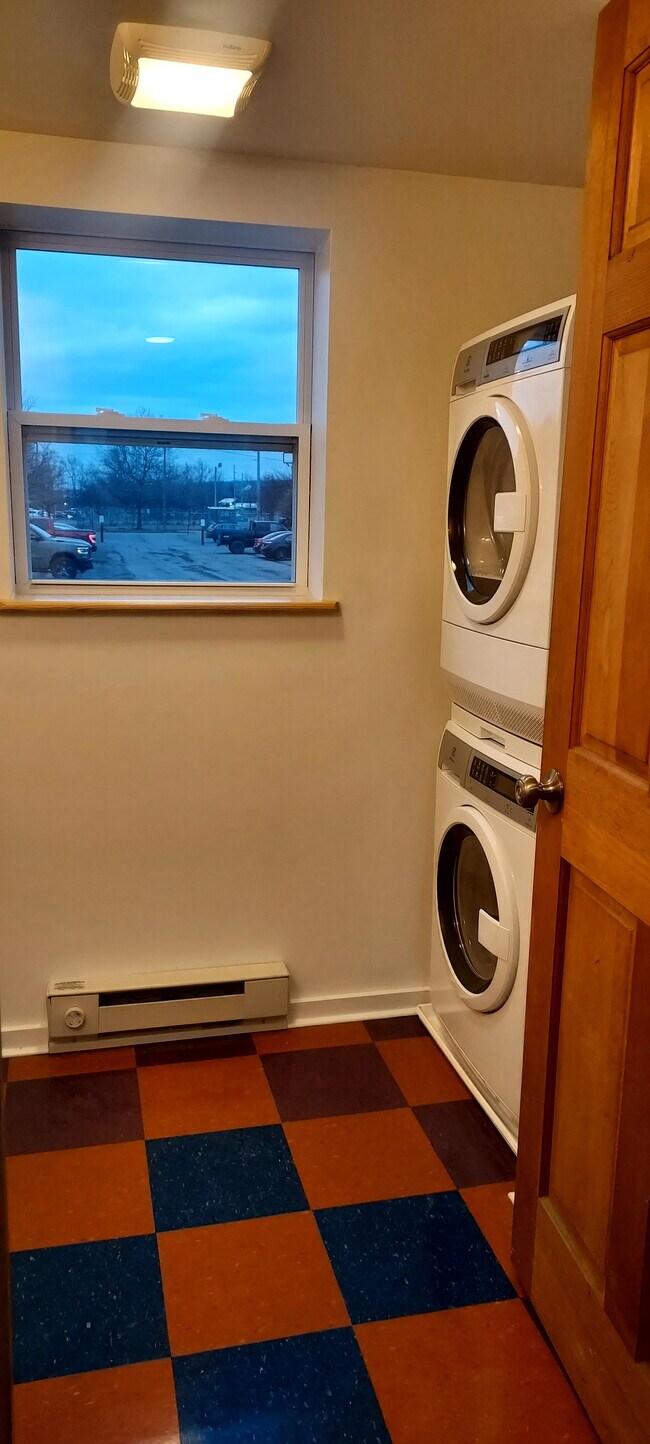 Foto del edificio - 321 N Fulton St