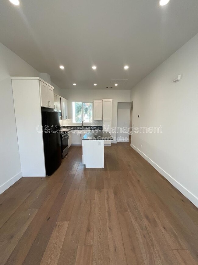 Photo - 182 Los Olivos Ave House