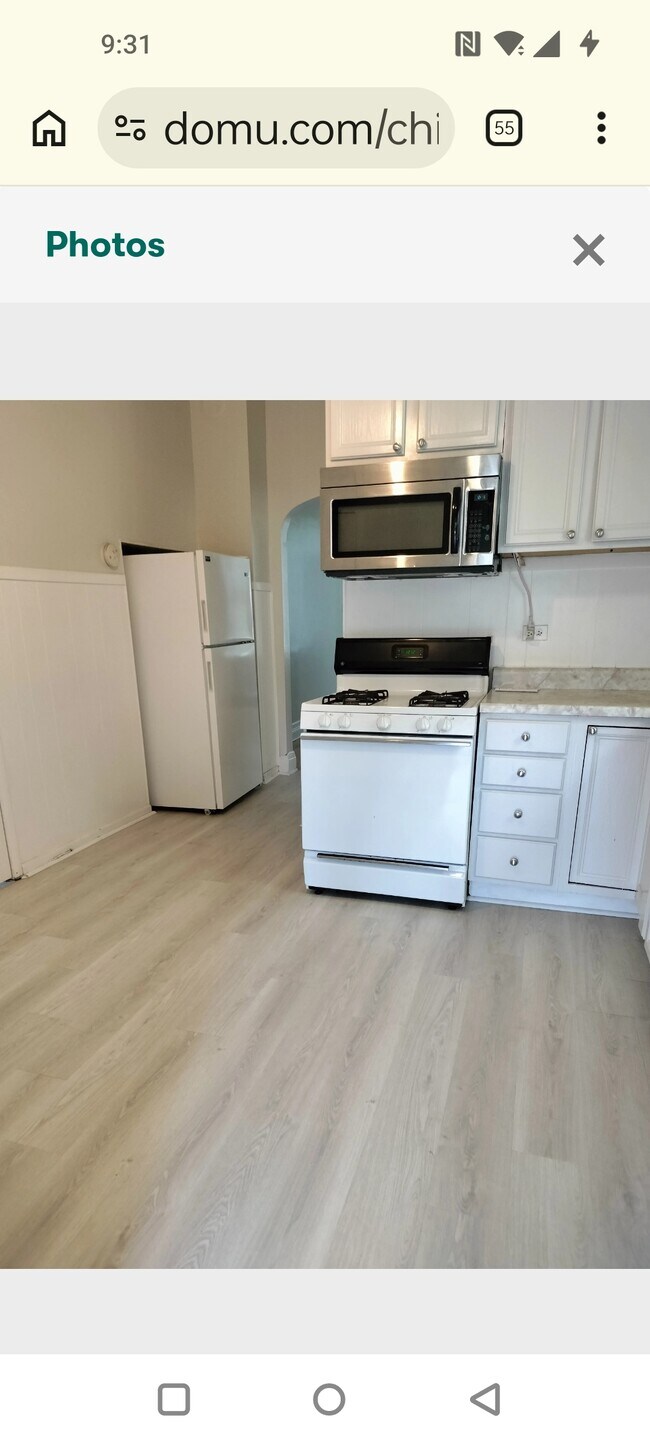 Cocina - 1943 W Oakdale Ave