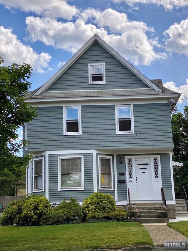 Primary Photo - 300 Harrington Ave
