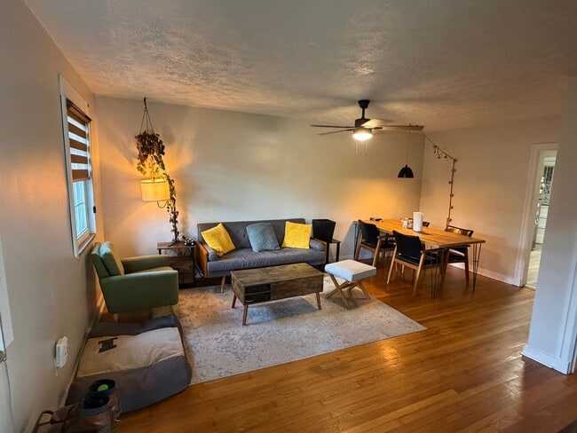 Photo - 306 N 11th St Apartment