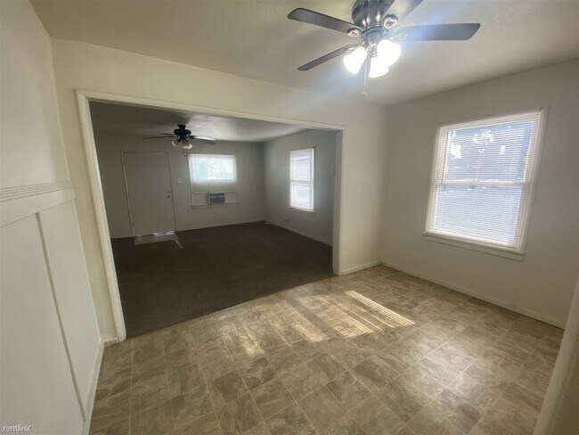 Foto del edificio - 2 br, 1 bath House - 14029 Walnut St